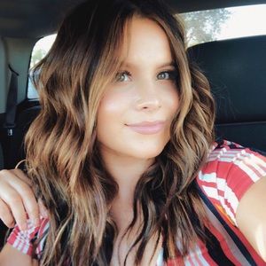 Meet your Posher, Alyssa